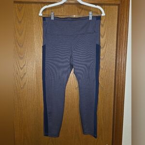 G304. Athleta Ultimate Stash Pocket 7/8 Tight in Heathered Purple/Blue - Size L